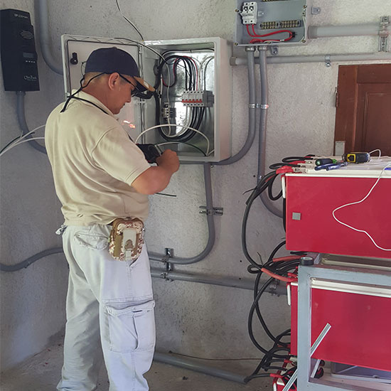 Sistema fotovoltaico de 5 kW con respaldo