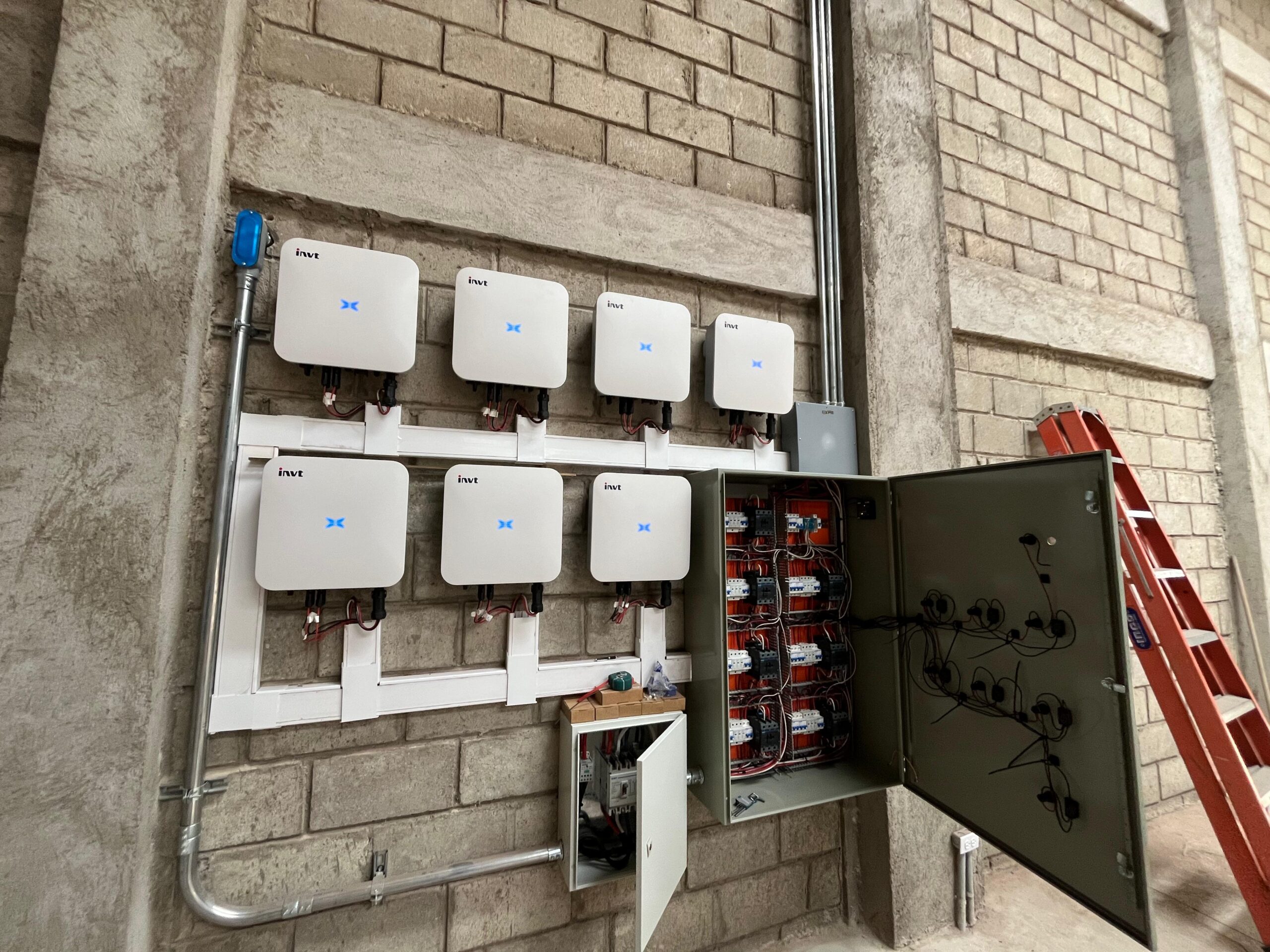 Sistema solar Autoconsumo Interconectado a Red (60Kw)